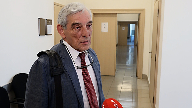 Spor s Ruskem o nájem za pozemky. To se vám vrátí, budete platit, hrozí ČR advokát