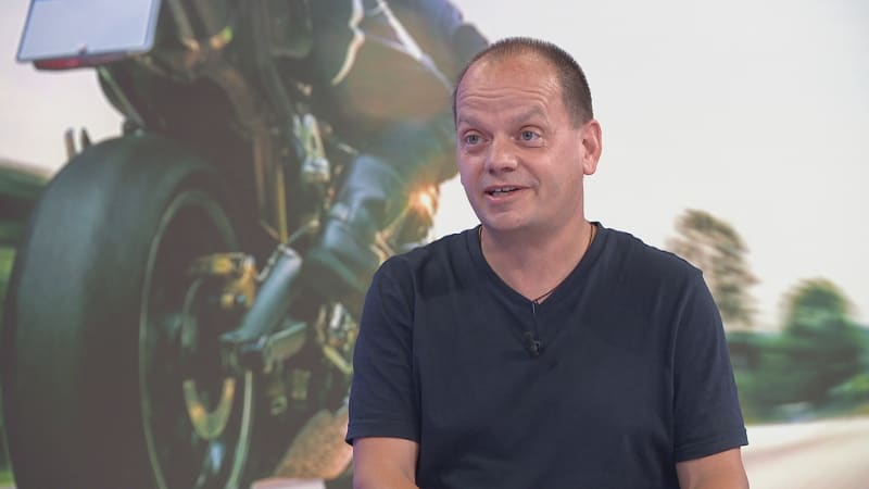V horku na motorce? Nepodceňujte oblečení, dnes už nemusíte být jako kosmonaut, říká expert